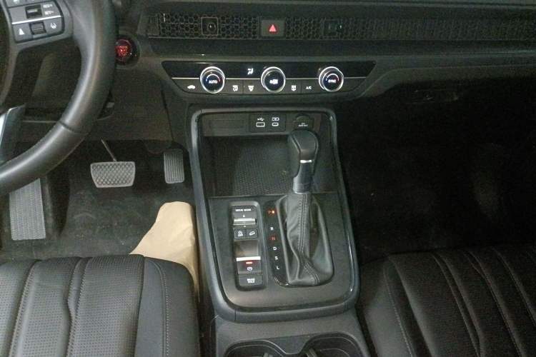 Used Honda Breeze 2023 240TURBO Two-Wheel-Drive Luxury Edition 5 Seats Gear Lever