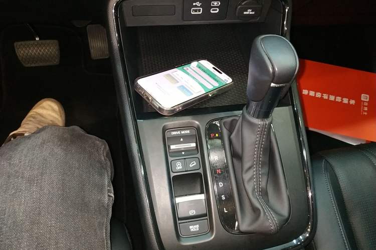 Used Honda Breeze 2023 240TURBO Two-Wheel-Drive Luxury Edition 5 Seats Gear Lever