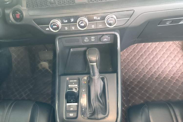 Used Honda Breeze 2023 240TURBO Two-Wheel-Drive Luxury Edition 5 Seats Gear Lever