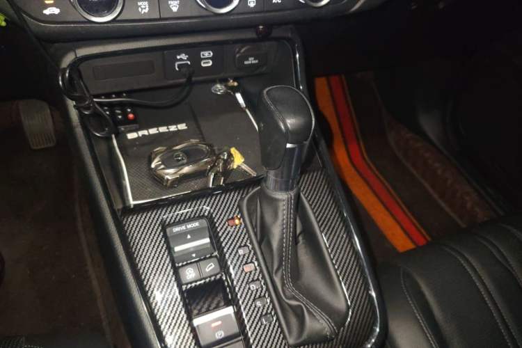 Used Honda Breeze 2023 240TURBO Two-Wheel-Drive Luxury Edition 5 Seats Gear Lever