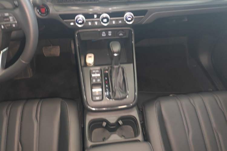 Used Honda Breeze 2023 240TURBO Two-Wheel-Drive Luxury Edition 5 Seats Gear Lever