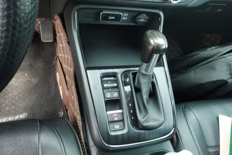 Used Honda Breeze 2023 240TURBO Two-Wheel-Drive Luxury Edition 5 Seats Gear Lever