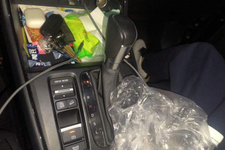 Used Honda Breeze 2023 240TURBO Two-Wheel-Drive Luxury PRO 7-Seater Gear Lever