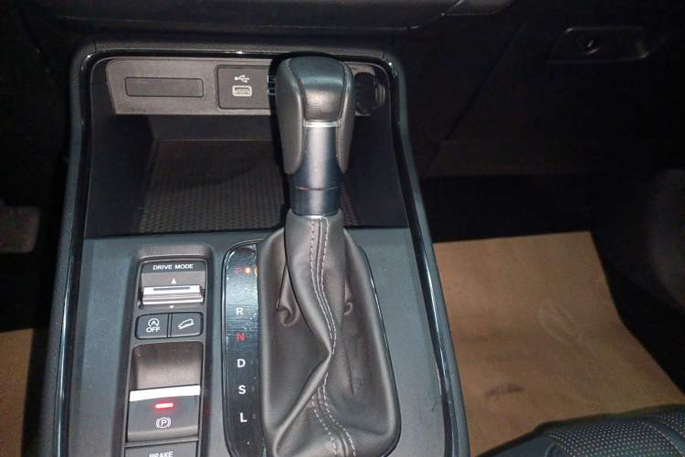 Used Honda Breeze 2023 240TURBO Two-Wheel-Drive Luxury Edition 5 Seats Gear Lever