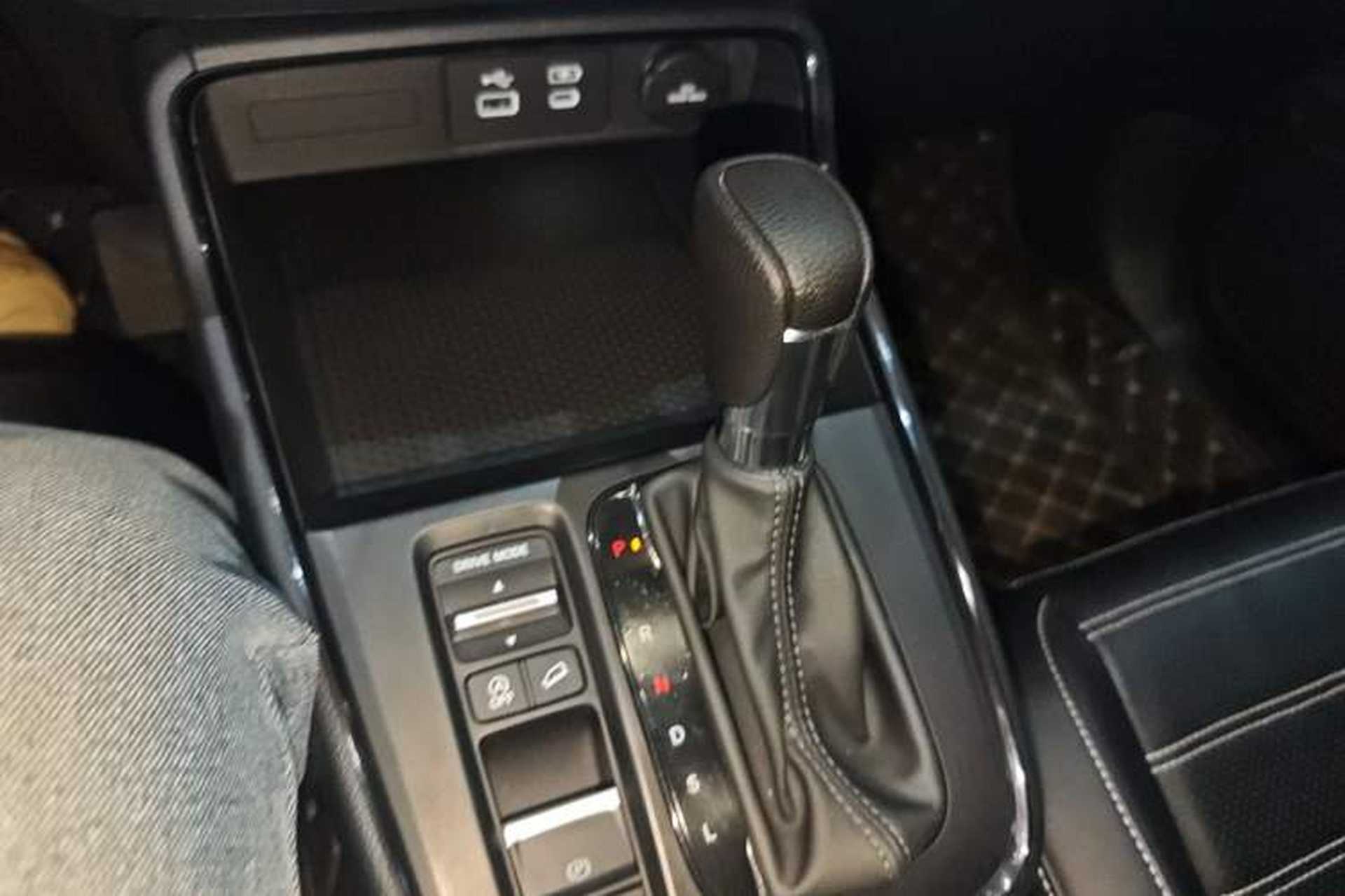 Used Honda Breeze 2023 240TURBO Two-Wheel Drive Elite Edition 5 Seats Gear Lever