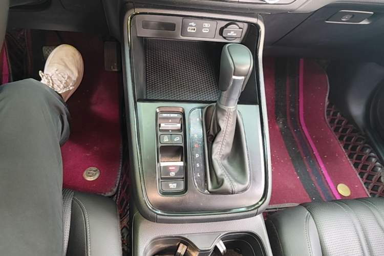 Used Honda Breeze 2023 240TURBO Two-Wheel-Drive Luxury Edition 5 Seats Gear Lever