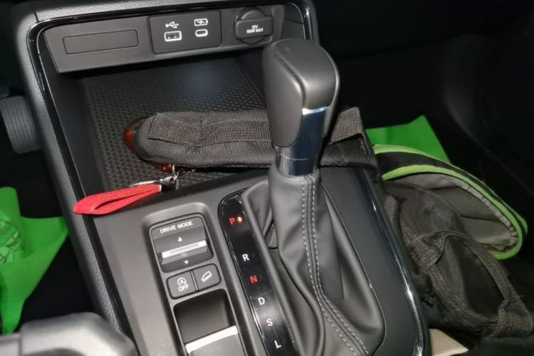 Used Honda Breeze 2023 240TURBO Two-Wheel-Drive Luxury Edition 5 Seats Gear Lever