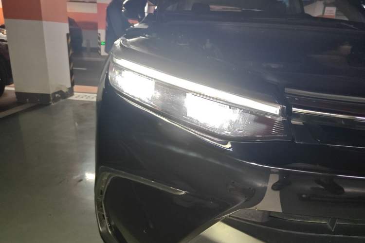 Used Honda Breeze 2023 240TURBO Two-Wheel-Drive Elite PRO 7-Seater Right Front Headlight