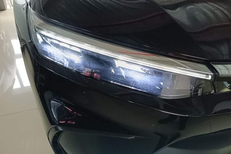 Used Honda Breeze 2023 240TURBO Two-Wheel-Drive Luxury Edition 5 Seats Right Front Headlight