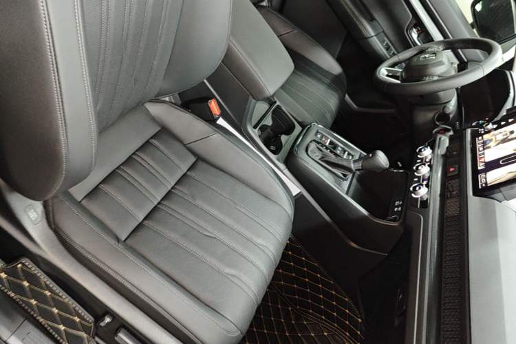 Used Honda Breeze 2023 240TURBO Two-Wheel-Drive Luxury PRO 7-Seater Right Front Seat