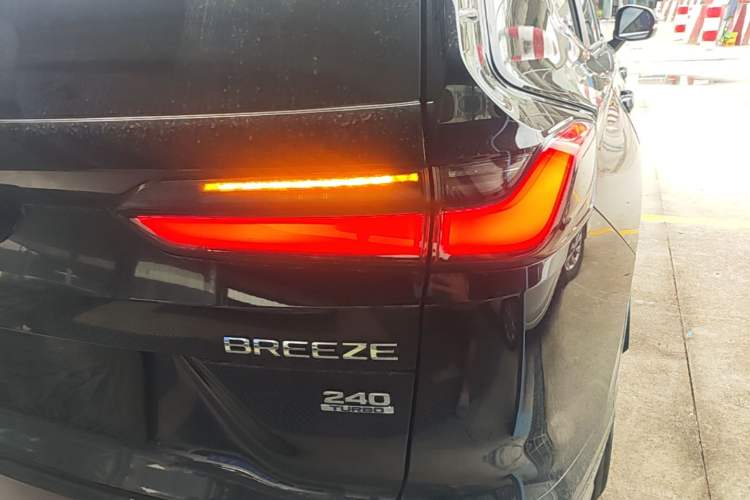 Used Honda Breeze 2023 240TURBO Two-Wheel-Drive Luxury Edition 5 Seats Right Rear Taillight