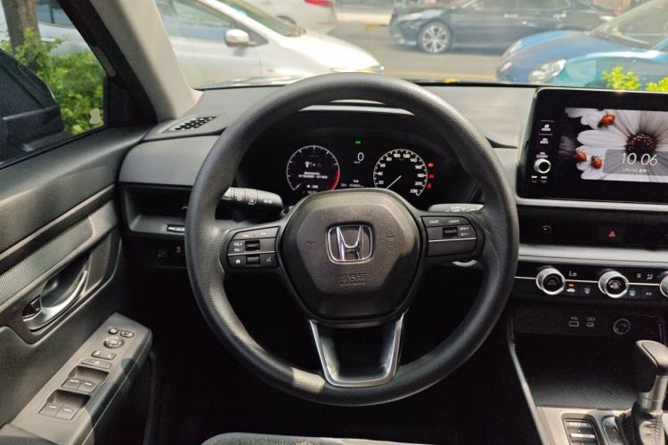 Used Honda Breeze 2023 240TURBO Two-Wheel Drive Elite Edition 5 Seats Steering Wheel