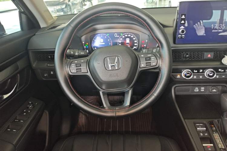 Used Honda Breeze 2023 240TURBO Two-Wheel-Drive Luxury Edition 5 Seats Steering Wheel