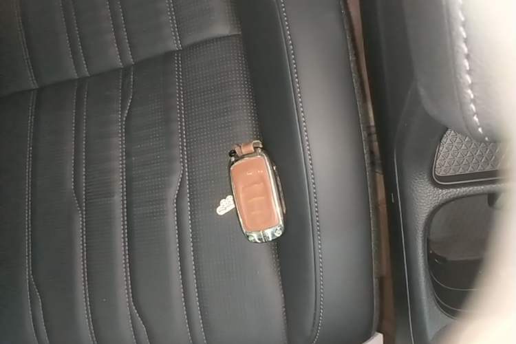Used Honda Breeze 2023 240TURBO Two-Wheel-Drive Luxury Edition 5 Seats Vehicle Key