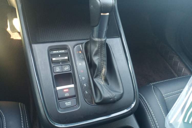Used Honda Breeze 2023 240TURBO Two-Wheel Drive Elite Edition 5 Seats Gear Lever
