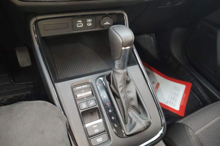 Used Honda Breeze 2023 240TURBO Two-Wheel Drive Elite Edition 5 Seats Gear Lever