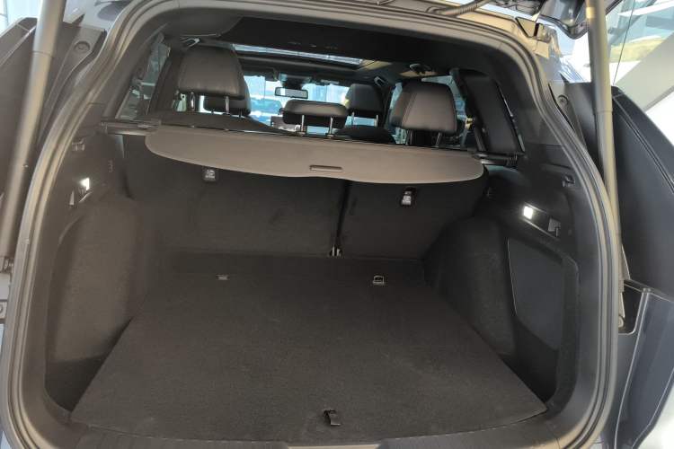 Used Honda Breeze 2023 eHEV Four-Wheel Drive Supreme Edition Trunk