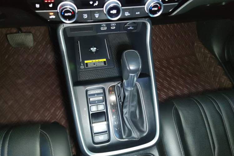 Used Honda Breeze 2023 240TURBO Four-Wheel Drive Luxury Edition 5 Seats Gear Lever