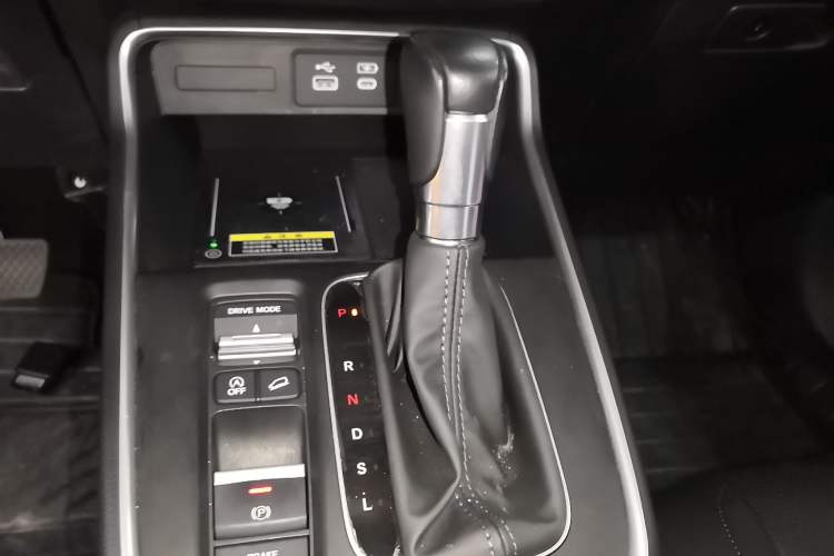 Used Honda Breeze 2023 240TURBO Four-Wheel Drive Luxury Edition 5 Seats Gear Lever