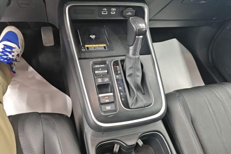 Used Honda Breeze 2023 240TURBO Four-Wheel Drive Luxury Edition 5 Seats Gear Lever