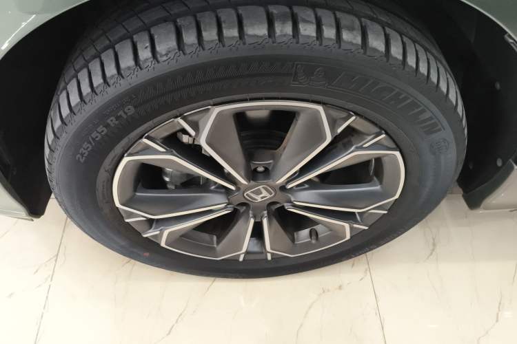 Used Honda Breeze 2023 240TURBO Four-Wheel Drive Luxury Edition 5 Seats Left Front Wheel Hub