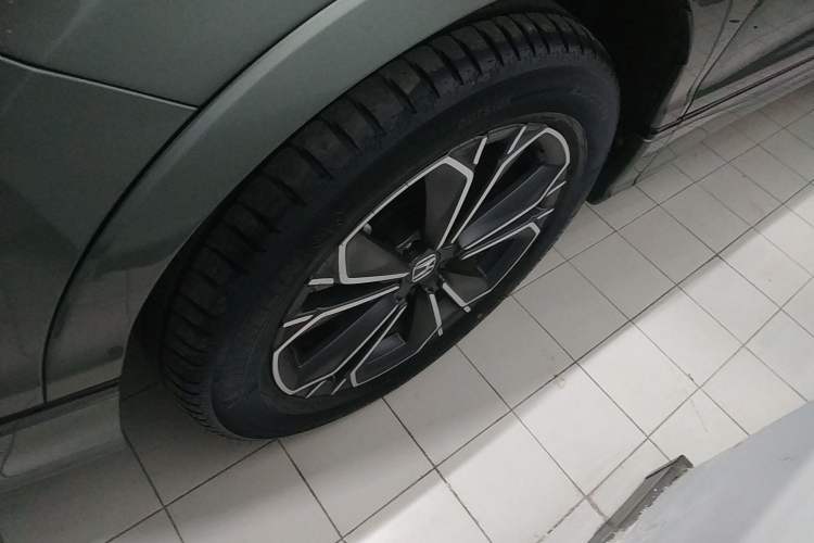 Used Honda Breeze 2023 240TURBO Four-Wheel Drive Luxury Edition 5 Seats Left Front Wheel Hub