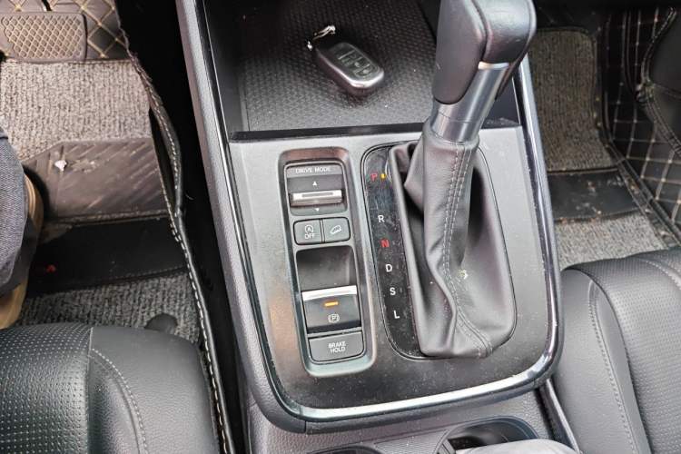 Used Honda Breeze 2023 240TURBO Two-Wheel-Drive Luxury Edition 5 Seats Gear Lever
