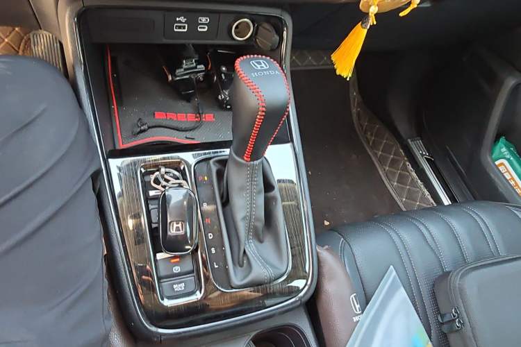 Used Honda Breeze 2023 240TURBO Two-Wheel-Drive Luxury Edition 5 Seats Gear Lever