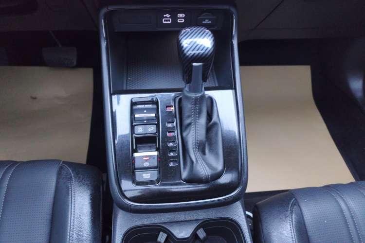 Used Honda Breeze 2023 240TURBO Two-Wheel-Drive Luxury Edition 5 Seats Gear Lever