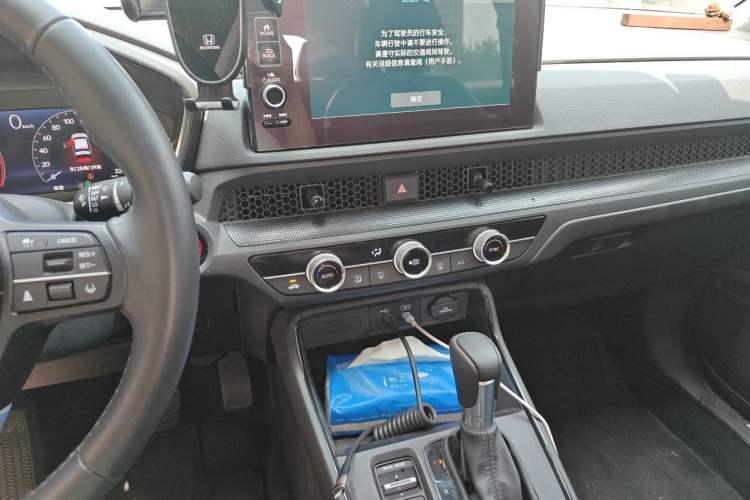 Used Honda Breeze 2023 240TURBO Two-Wheel-Drive Luxury Edition 5 Seats Audio And AC Panel