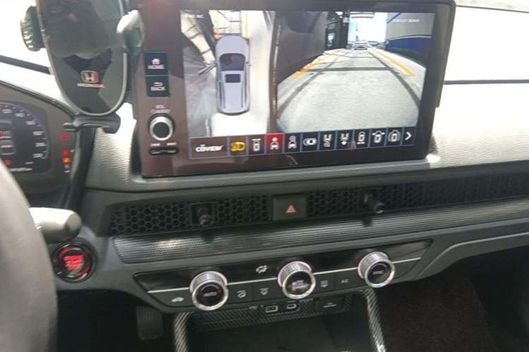 Used Honda Breeze 2023 240TURBO Two-Wheel-Drive Luxury Edition 5 Seats Audio And AC Panel