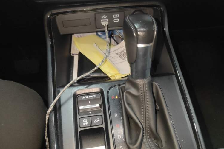 Used Honda Breeze 2023 240TURBO Two-Wheel-Drive Prestige Edition 5 Seats Gear Lever