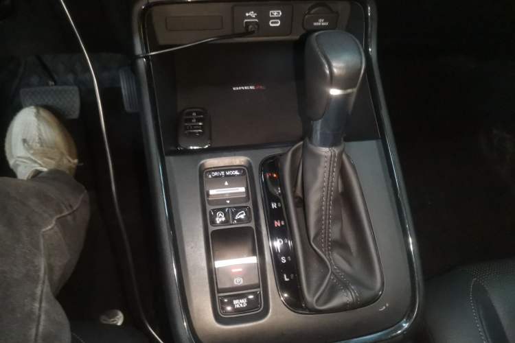 Used Honda Breeze 2023 240TURBO Two-Wheel-Drive Luxury Edition 5 Seats Gear Lever