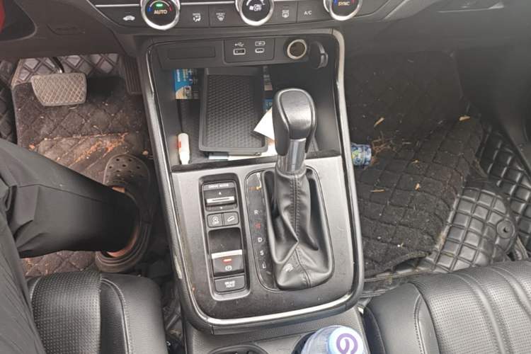 Used Honda Breeze 2023 240TURBO Two-Wheel-Drive Luxury Edition 5 Seats Gear Lever