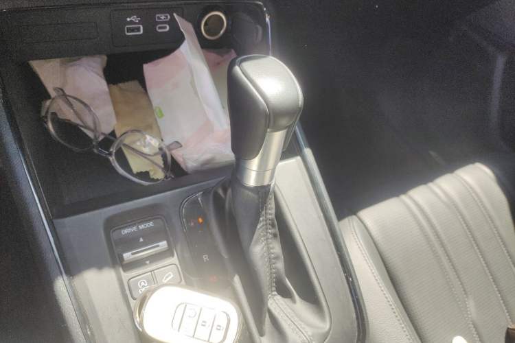Used Honda Breeze 2023 240TURBO Two-Wheel-Drive Prestige Edition PRO 7-Seater Gear Lever