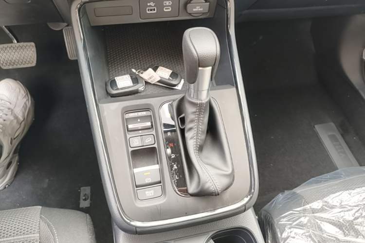 Used Honda Breeze 2023 240TURBO Two-Wheel Drive Elite Edition 5 Seats Gear Lever