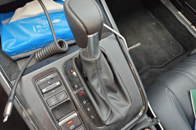 Used Honda Breeze 2023 240TURBO Two-Wheel-Drive Luxury Edition 5 Seats Gear Lever