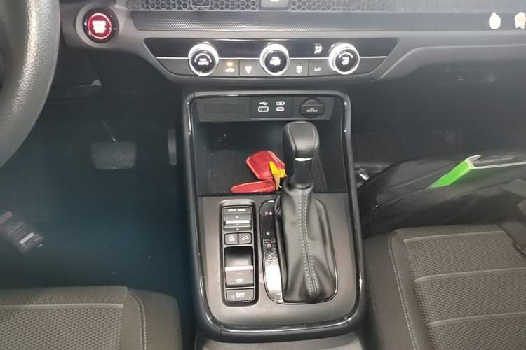 Used Honda Breeze 2023 240TURBO Two-Wheel Drive Elite Edition 5 Seats Gear Lever