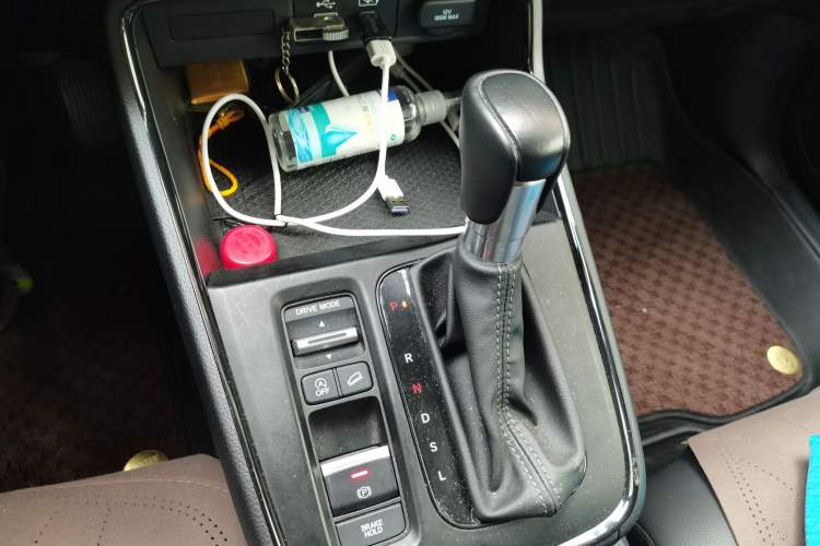 Used Honda Breeze 2023 240TURBO Two-Wheel-Drive Luxury Edition 5 Seats Gear Lever