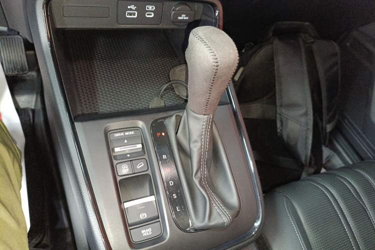 Used Honda Breeze 2023 240TURBO Two-Wheel-Drive Luxury Edition 5 Seats Gear Lever
