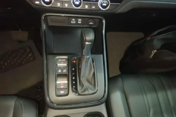 Used Honda Breeze 2023 240TURBO Two-Wheel-Drive Luxury Edition 5 Seats Gear Lever