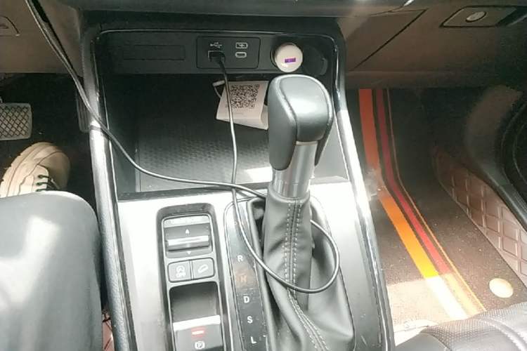 Used Honda Breeze 2023 240TURBO Two-Wheel-Drive Luxury Edition 5 Seats Gear Lever