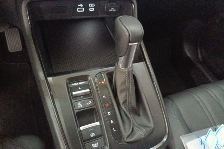Used Honda Breeze 2023 240TURBO Two-Wheel-Drive Luxury Edition 5 Seats Gear Lever
