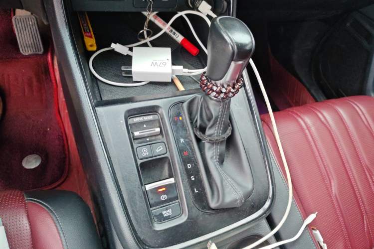 Used Honda Breeze 2023 240TURBO Two-Wheel-Drive Luxury Edition 5 Seats Gear Lever