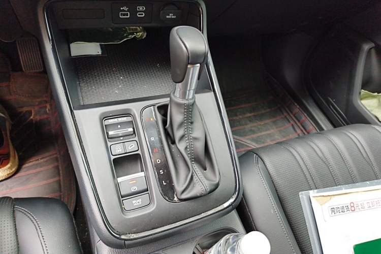 Used Honda Breeze 2023 240TURBO Two-Wheel-Drive Luxury Edition 5 Seats Gear Lever