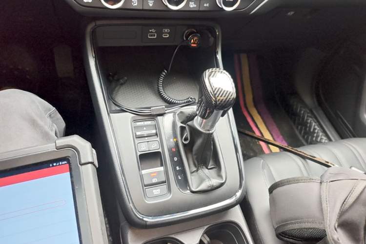 Used Honda Breeze 2023 240TURBO Two-Wheel-Drive Prestige Edition PRO 7-Seater Gear Lever