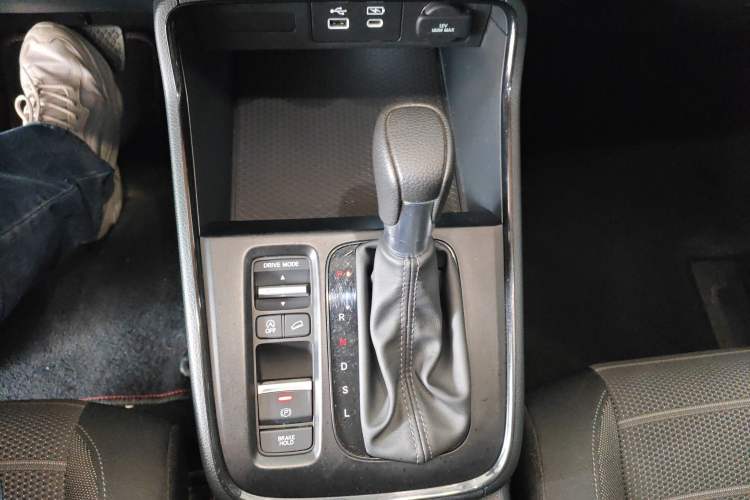Used Honda Breeze 2023 240TURBO Two-Wheel Drive Elite Edition 5 Seats Gear Lever