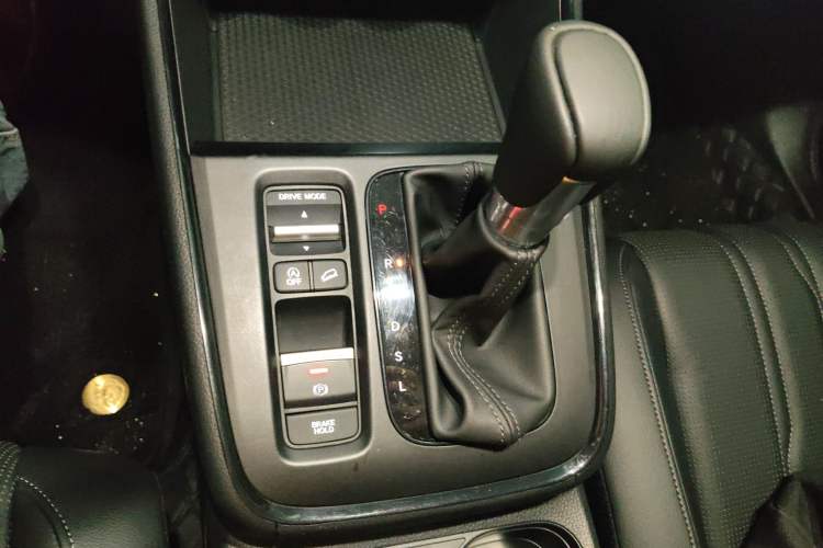 Used Honda Breeze 2023 240TURBO Two-Wheel-Drive Luxury Edition 5 Seats Gear Lever
