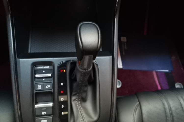 Used Honda Breeze 2023 240TURBO Two-Wheel-Drive Luxury Edition 5 Seats Gear Lever