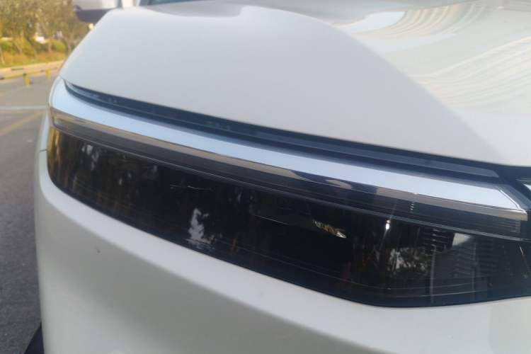 Used Honda Breeze 2023 240TURBO Two-Wheel-Drive Luxury Edition 5 Seats Right Front Headlight